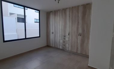 JURIQUILLA CASA EN RENTA