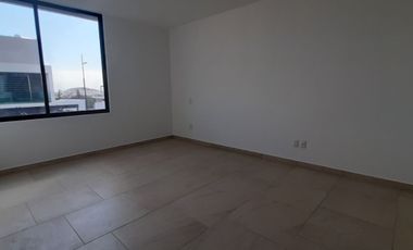 JURIQUILLA CASA EN RENTA
