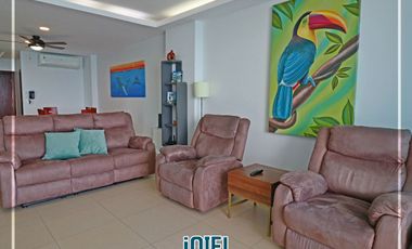 En venta: Dpto. en primera línea al Mar, Edificio Las Olas, Manta