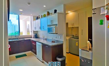 En venta: Dpto. en primera línea al Mar, Edificio Las Olas, Manta