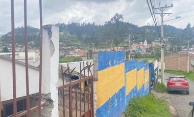 Terreno esquinero en venta 301m2 sector Puerto de Palos Cuenca