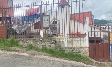 Terreno esquinero en venta 301m2 sector Puerto de Palos Cuenca