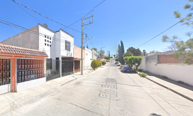 MUY BONITA PROPIEDAD UBICADA EN LA COLONIA COLINAS DEL PONIENTE, EN AGUASCALIENTES, AGUASCALIENTES