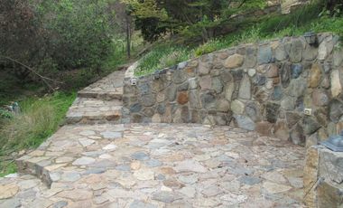 HERMOSA PARCELA CON CASA Y ABUNDANTE VEGETACIÓN NATIVA