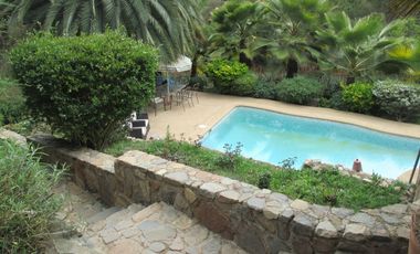 HERMOSA PARCELA CON CASA Y ABUNDANTE VEGETACIÓN NATIVA