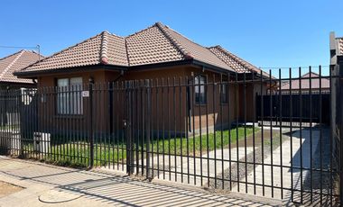 SE ARRIENDA EXCELENTE CASA EN PARQUE SAN VALENTIN