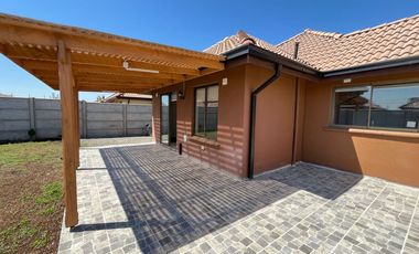 SE ARRIENDA EXCELENTE CASA EN PARQUE SAN VALENTIN