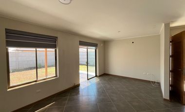 SE ARRIENDA EXCELENTE CASA EN PARQUE SAN VALENTIN