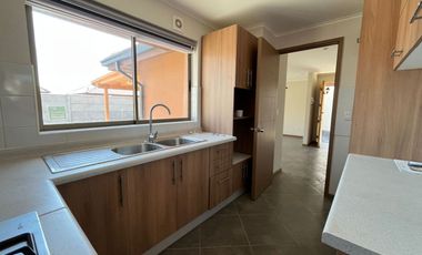 SE ARRIENDA EXCELENTE CASA EN PARQUE SAN VALENTIN