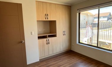SE ARRIENDA EXCELENTE CASA EN PARQUE SAN VALENTIN