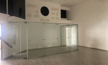 Alquilo oficina/bodega comercial en La Bahia Edificio Comercial El Dorado, centro de Guayaquil.