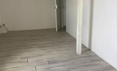 Alquilo oficina/bodega comercial en La Bahia Edificio Comercial El Dorado, centro de Guayaquil.