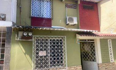 Venta de Casa de 2 plantas ubicado en la Ciudadela Sauces 7 norte de Guayaquil.