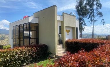 ¡Vive la experiencia única de una moderna casa campestre en Chocontá!