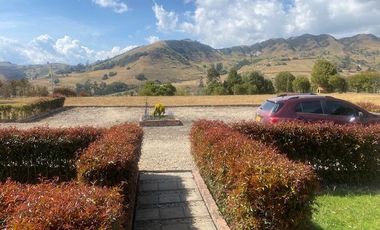 ¡Vive la experiencia única de una moderna casa campestre en Chocontá!