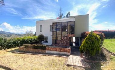 ¡Vive la experiencia única de una moderna casa campestre en Chocontá!