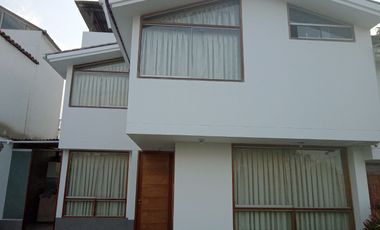 Casa de 2 Pisos y Azotea en Urbanización Huachipa Norte Zona Residencial
