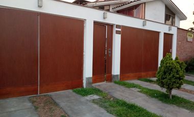 Casa de 2 Pisos y Azotea en Urbanización Huachipa Norte Zona Residencial