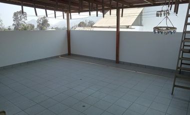 Casa de 2 Pisos y Azotea en Urbanización Huachipa Norte Zona Residencial