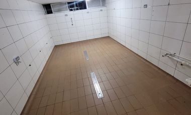 Local en Arriendo en Zona Comercial de El Dorado, Envigado – ¡Ubicación Estratégica!