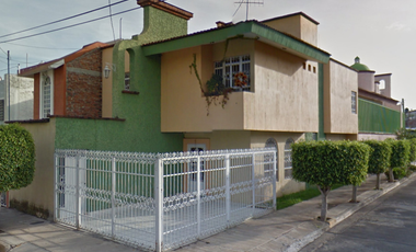 PRECIOSA CASA EN VENTA EN ZAMORA, MICHOACAN