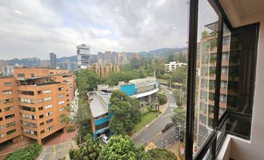 Apartamento grande en arriendo en El Poblado - Cerca a Vizcaya