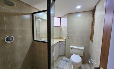 Apartamento grande en arriendo en El Poblado - Cerca a Vizcaya