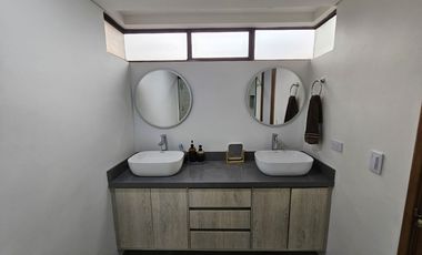 Apartamento grande en arriendo en El Poblado - Cerca a Vizcaya