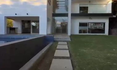 CASA EN VENTA. FRACCIONAMIENTO LOMAS DE COCOYOC. MORELOS