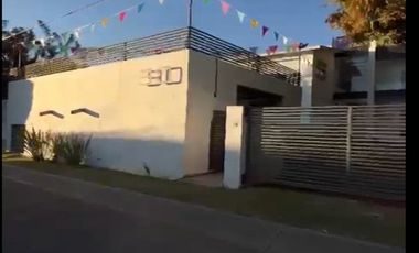 CASA EN VENTA. FRACCIONAMIENTO LOMAS DE COCOYOC. MORELOS