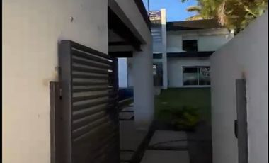 CASA EN VENTA. FRACCIONAMIENTO LOMAS DE COCOYOC. MORELOS