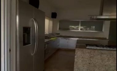 CASA EN VENTA. FRACCIONAMIENTO LOMAS DE COCOYOC. MORELOS