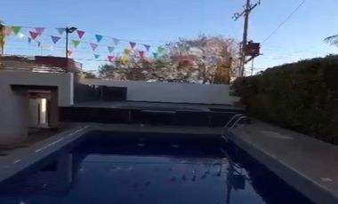 CASA EN VENTA. FRACCIONAMIENTO LOMAS DE COCOYOC. MORELOS