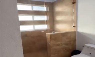 CASA EN VENTA. FRACCIONAMIENTO LOMAS DE COCOYOC. MORELOS
