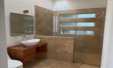 CASA EN VENTA. FRACCIONAMIENTO LOMAS DE COCOYOC. MORELOS