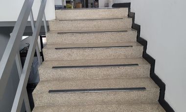Excelente oficina en arriendo ubicada en Montevideo