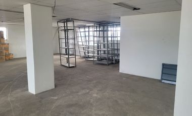 Excelente oficina en arriendo ubicada en Montevideo