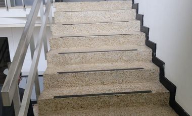Excelente oficina en arriendo ubicada en Montevideo