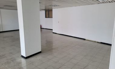 Excelente oficina en arriendo ubicada en Montevideo