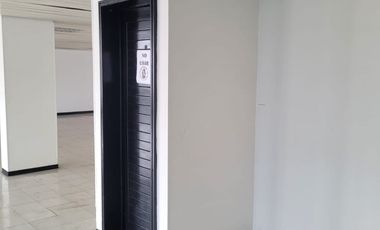 Excelente oficina en arriendo ubicada en Montevideo
