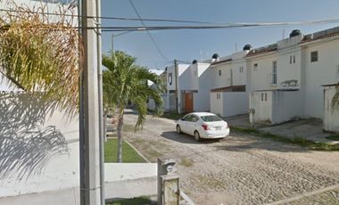 CASA EN VENTA REMATE HIPOTECARIO EN NUEVA SALAHUA, MANZANILLO