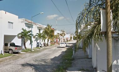CASA EN VENTA REMATE HIPOTECARIO EN NUEVA SALAHUA, MANZANILLO