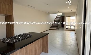 Casa en venta con recámara en planta baja Albaterra $5,700,000
