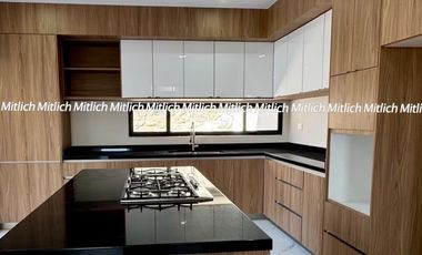 Casa en venta con recámara en planta baja Albaterra $5,700,000