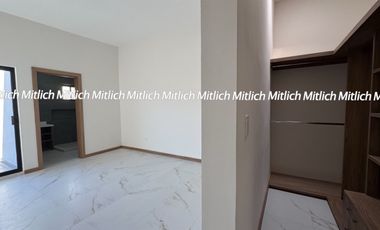 Casa en venta con recámara en planta baja Albaterra $5,700,000