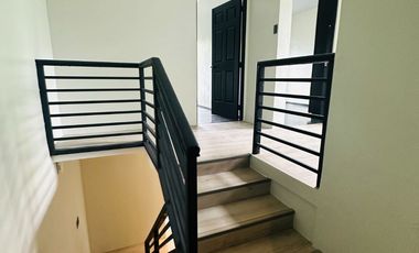 4 Bedroom House and Lot For Sale in Greenwoods Executive Village!