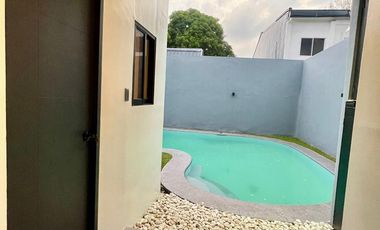 4 Bedroom House and Lot For Sale in Greenwoods Executive Village!