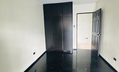 4 Bedroom House and Lot For Sale in Greenwoods Executive Village!
