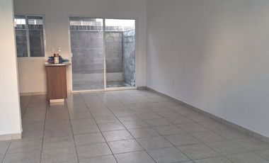 VENDO CASA EN FRACCIONAMIENTO PRIVADO CON ALBERCA EN LOS HEROES VERACRUZ