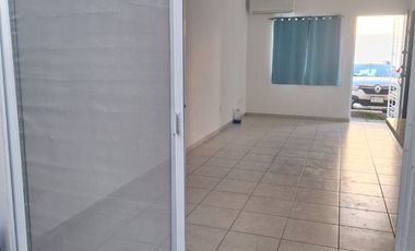 VENDO CASA EN FRACCIONAMIENTO PRIVADO CON ALBERCA EN LOS HEROES VERACRUZ
